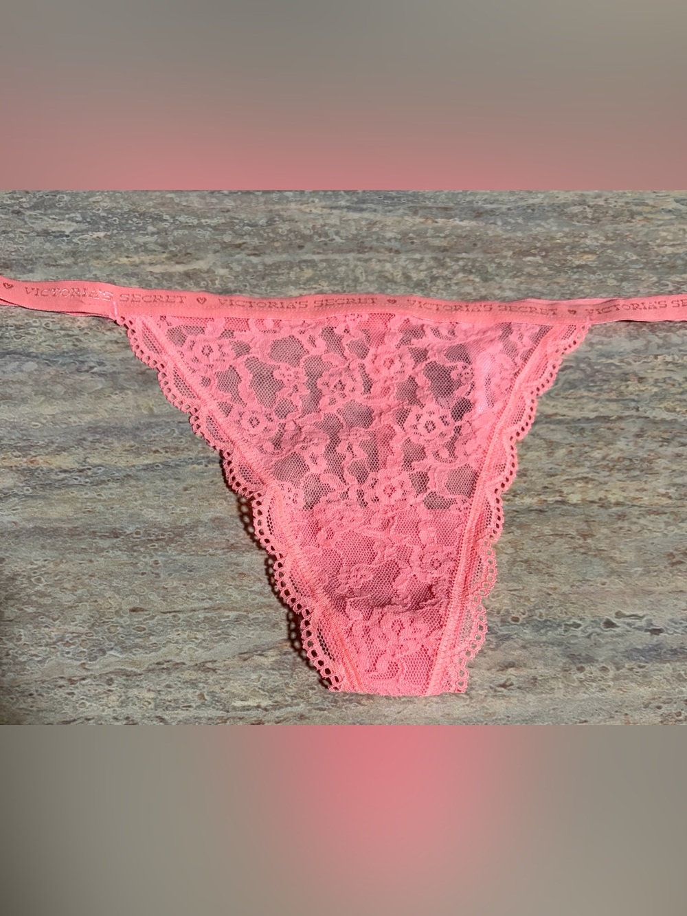 NWOT Victoria’s Secret V-String Lace Thong panty